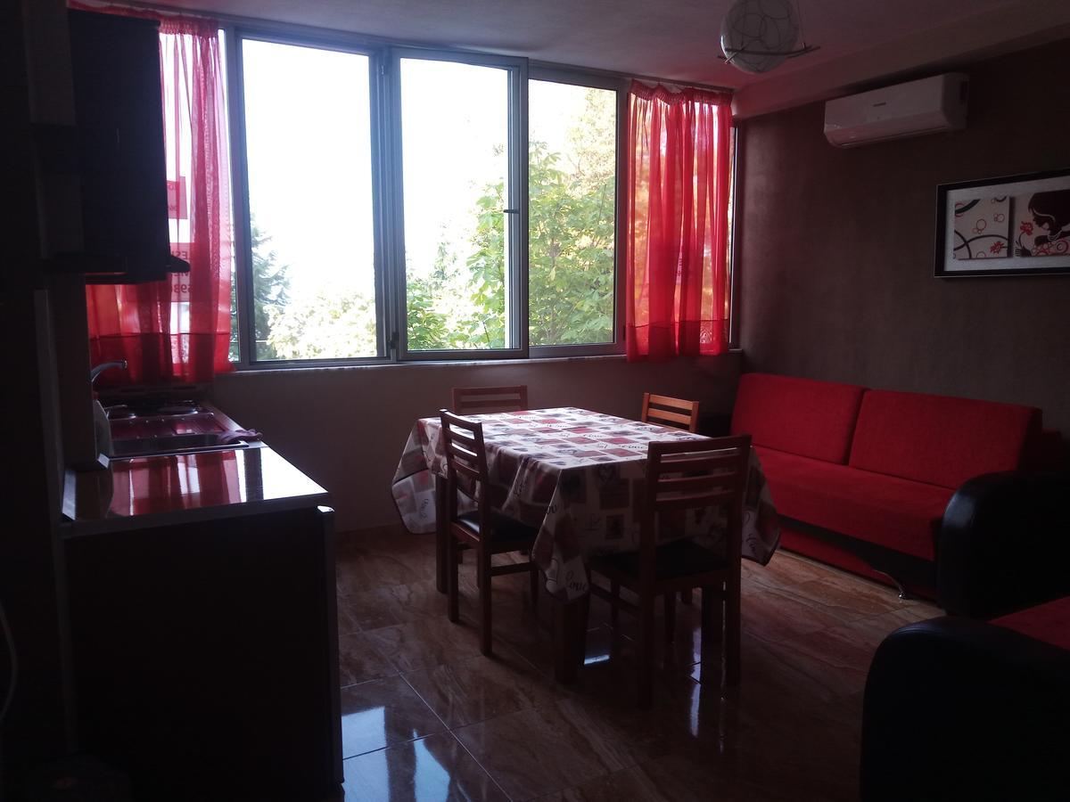 Elio'S Holiday Home Pogradec Extérieur photo