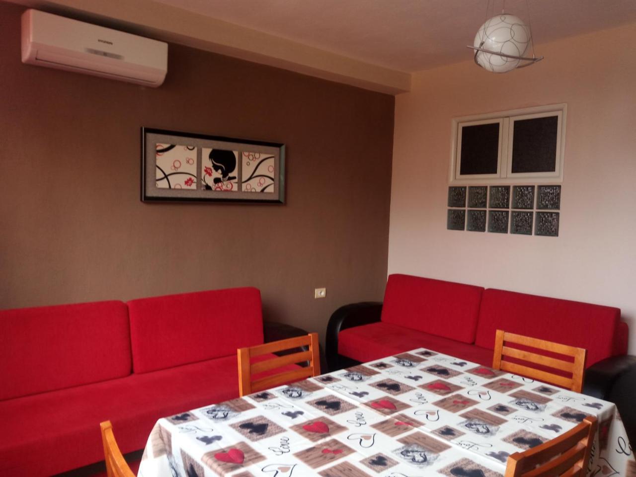 Elio'S Holiday Home Pogradec Extérieur photo